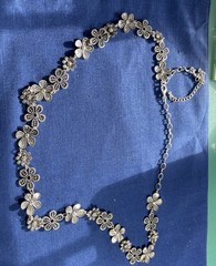 Vintage‑Style Silver Filigree Floral Necklace –Rhinestones Adjustable Length