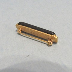 Vintage Crown TRIFARI Black Onyx Jewelry Bar PIN Brooch Pre-owned