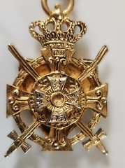 Vintage Double Sided Coro Gold Tone Heraldic Shield Necklace