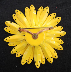 Vtg Yellow Enamel Blue Cabochon Layered Daisy Flower Brooch Pin 3″ Mod 60s Retro