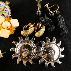 Vintage Clip On Earrings Lot 20 Pairs Retro Jewelry Floral Grape Cluster Enamel