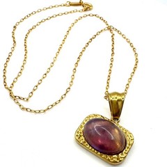 Gold tone genuine purple amethyst cabochon pendant 17.75″ chain necklace