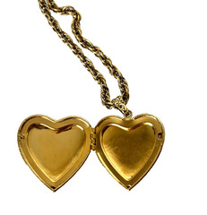 Vintage 1928 Jewelry Gold Tone Etched Floral Heart Locket Pendant Rope Necklace