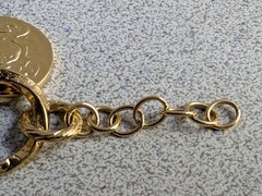 VNTG BELLEZZA TEXTURED CIRCLE ROLO LINK FAUX COIN BRACELET LOBSTER CLASP~8.5 IN.