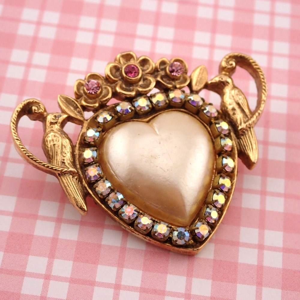 VTG 1990’s Simulated Pearl Heart rhinestone Love Bird Rhinestone Pin by 1928