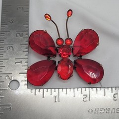 Vtg Red Acrylic Rhinestone Butterfly Brooch Pin Brass Tone Secure Clasp 2.5″