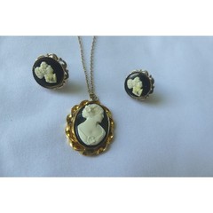 Vtg Cameo Necklace and Screw Back Earrings Set Gold Tone Black Rhinestone 3pc