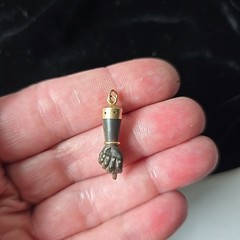 Vintage 10K Solid Yellow Gold Black Resin Mano Figa Pendant