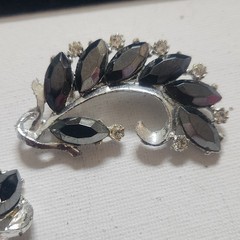 Vintage Silver Tone Black Stone Rhinestone Leaf Brooch and Clip On Earrings Set