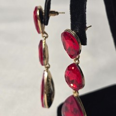 Bijoux Bar Red Crystal Dangle Three-Tiered Red Teardrop Crystals Gold Setting