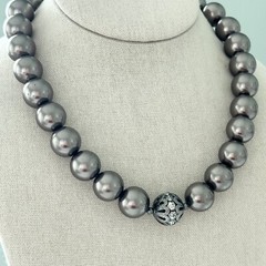 NWT Birch Hill Glass Faux Pearl Chunky Gray Beaded Statement Necklace