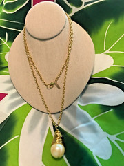 Casual Corner gold wire wrapped faux Pearl pendant necklace long 36”