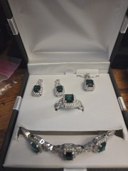 Vintage 4 Piece Simulated Emerald Cz Stones Ring Bracelet Necklace Earrings Nib