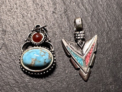 8 UNIQUE VINTAGE SILVER TONE PENDANTS D595