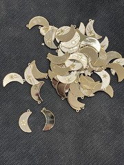 Vintage Gold colored Crescent Moon Charm Pendant Jewelry Necklace 50+ Pieces