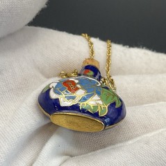VTG Gold Tone 18 1/2” Necklace Blue Enamel Floral Cloisonne Bottle Poison Vase