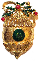 VINTAGE STUNNING GOLD TONE ENAMEL CHRISTMAS ORNAMENT PIN BROOCH