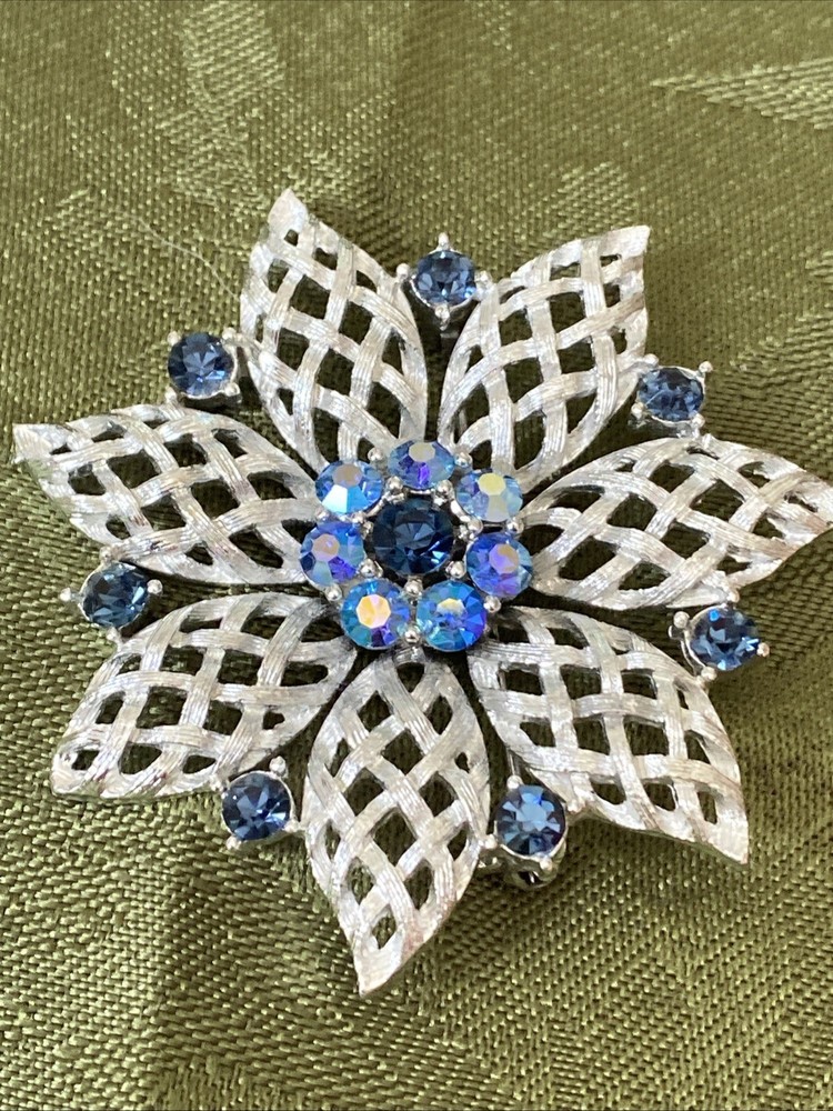 VTG Lisner Blue Rhinestone Flower Round Aurora Signed Brooch