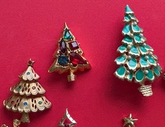 VINTAGE CHRISTMAS TREE BROOCH PIN LOT BOOK PIECE WEISS JJ ATTRUIA 1928 MCM 16p N