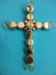 ANTHONY ATTRUIA Signed CROSS BROOCH Crystal/RHINESTONE 3.75″ Retro Religious Vtg
