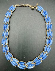 Vintage Crown Trifari Symphony Blue Thermoset Necklace Brooch Set Demi Parure