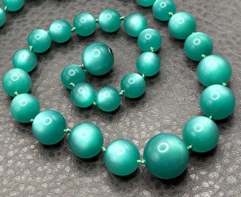 Vintage Moonglow Teal Green Lucite Graduated Bead Necklace Choker 17”