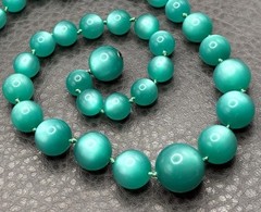 Vintage Moonglow Teal Green Lucite Graduated Bead Necklace Choker 17”