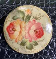 VTG Russian Lacquer Brooch Pin Signed Hand Painted Floral Round Pink Gold Cream