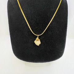 Vintage Gold-Tone Herringbone Chain Necklace with Raw Crystal Quartz Pendant