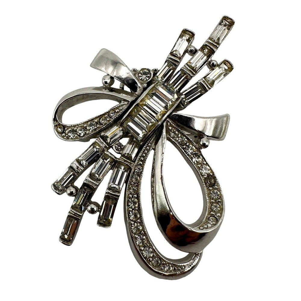 Vtg Silver Tone Anthony Aquilino Clear Rhinestone Fancy Ribbon Brooch