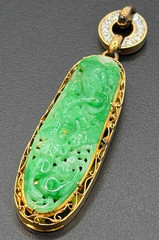 Vtg Chinese Mottled Green Jadeite Pendant w 14K Gold & Diamond Bale (AHB) 405