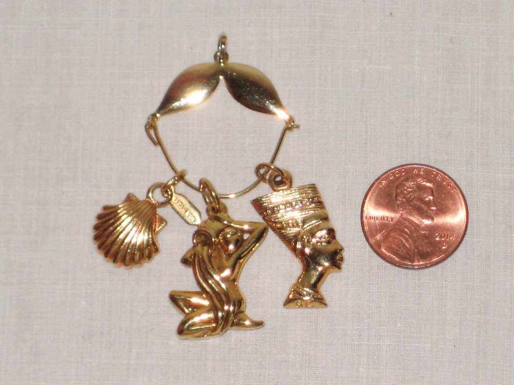 Vintage Sarah Cov Charm Holder Pendant Seashell Water Bearer Nefertiti Gold Tone