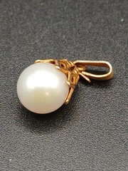 vintage 14K yellow gold ornate bell cage or cap cultured pearl pendant