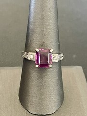14K White Gold 2.50CT Purple Spinel & 0.20CTW Diamond Ring. Size 8.5 (Q110)