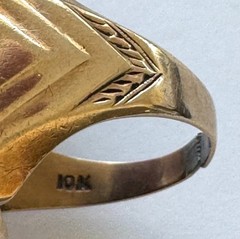 Vtg 10K Gold Intaglio Hematite Onyx Warrior Signet Ring Sz 7.25 6 Grams 1 Owner