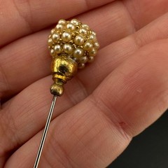Vintage Hat Stick Pin Gold Tone Faux Seed Pearl Cluster Studded Head 4.25″