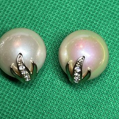 Vintage Carucci Earrings Gold Tone Rhinestone Faux Pearl Pierced 3/4” Beautiful