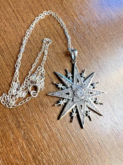 Vintage 925 Sterling Star Bethlehem Starburst White Zircons Pendant Necklace 18″