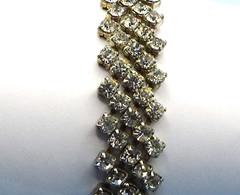 Vintage Prong Set Rhinestones Bracelet Featuring Rhinestone Drop Dangle