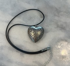 Vintage Elegant Etched Puff Silver Heart Necklace & Extension