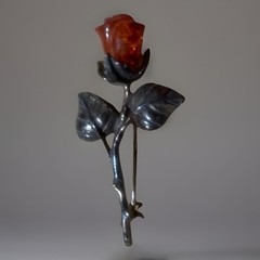 Vintage Hand Carved Golden Baltic Resin Rose Brooch Pin