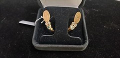 Vintage 18k gold earrings, three stones, with face portrait on it .16 otz