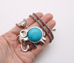 Vintage Silver Tone Metal Elephant Turquoise Howlite Popcorn Chain Necklace
