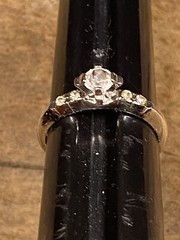 BEAUTIFUL VINTAGE 18K WHITE GOLD H.G.E CZ ENGAGEMENT RING SIZE 6 STUNNING