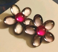 Adorable! “Jelly Bean” Look Hot Pink and Lavender ACRYLIC Flower 1.5″ Earrings!