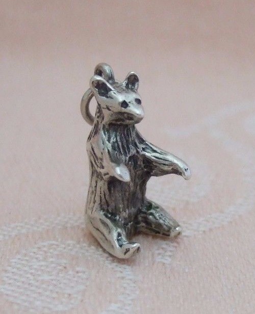 Vintage SITTING BEAR ~ 6+ GRAMS Sterling Silver Charm
