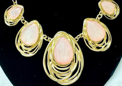 Gold Tone Pink Teardrop Cabochon Bib Focal Necklace n075