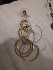 Vtg Gold Tone 2.75″ Dangle Multiple Hoops Post Earrings Circle Of Infinity