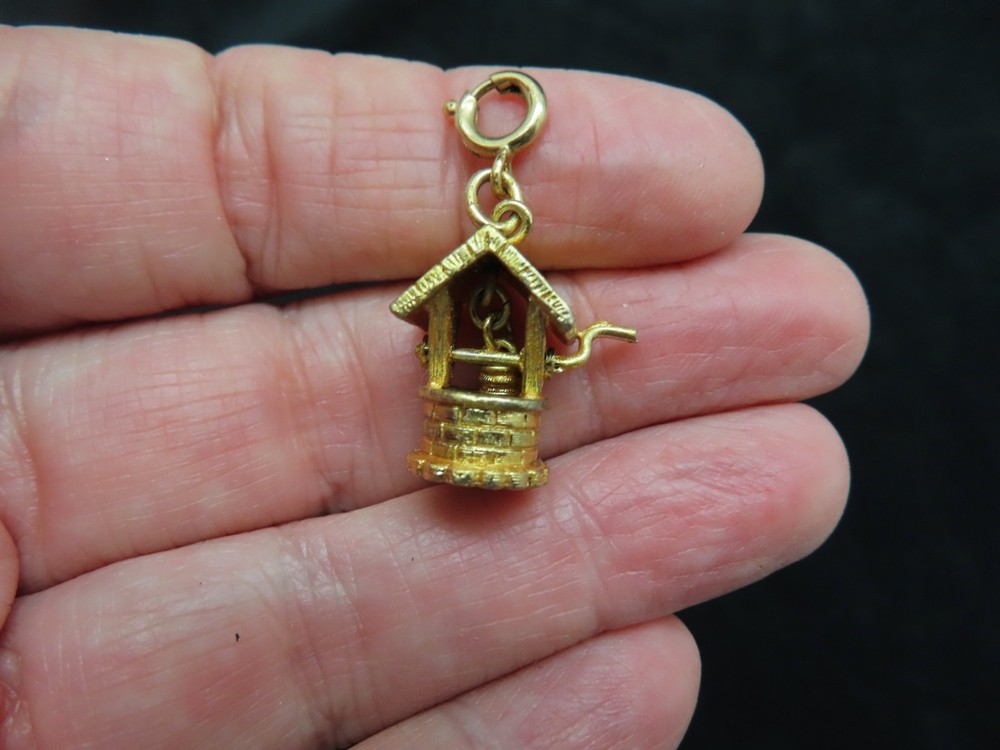 Vintage 1960’s Gold Plated Wishing Well Charm