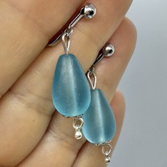 Vtg Frosted Blue Glass Teardrop Silvertone Bead Dangle Earrings Clip-on